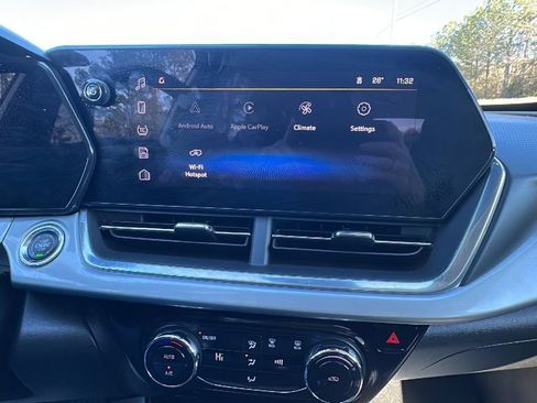 Used 2024 Chevrolet Trax LT image 17