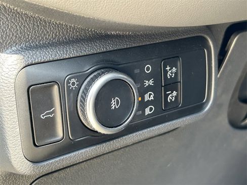 Used 2025 Ford Explorer Active w/ Active Comfort Package image 23