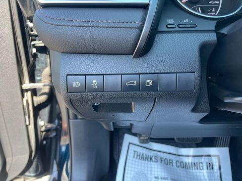 Used 2018 Toyota Camry LE w/ Convenience Package image 14