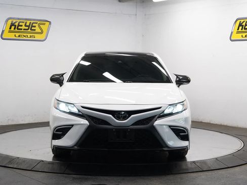 Used 2020 Toyota Camry SE w/ Convenience Package FWD image 6