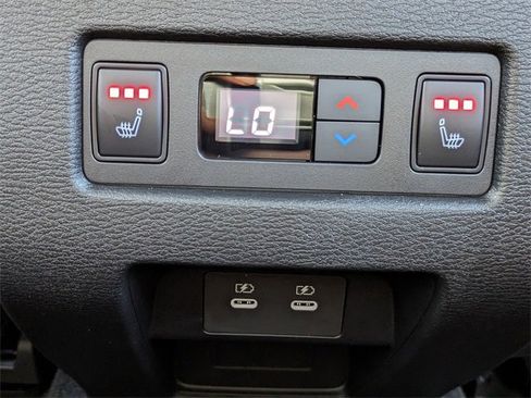 New 2025 Mitsubishi Outlander SEL image 21