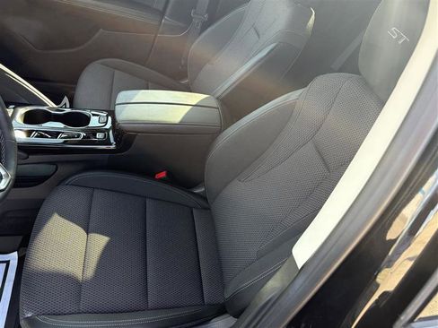 Used 2023 Buick Envision Preferred w/ Sport Touring Package image 9