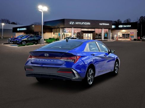 New 2026 Hyundai Elantra Sport image 7