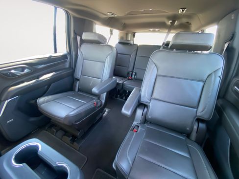 Used 2022 GMC Yukon XL Denali image 24