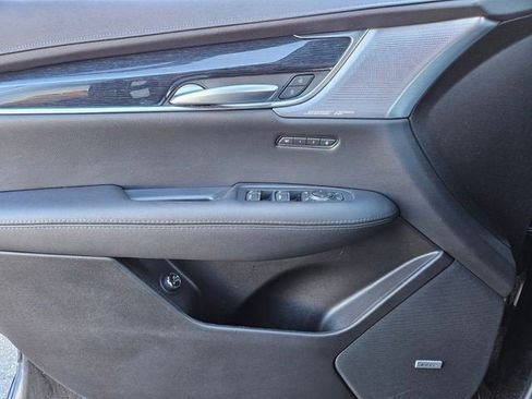 Certified 2025 Cadillac XT5 Premium Luxury image 30