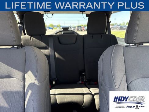 Used 2018 Jeep Wrangler Unlimited Sport S AWD/4WD image 14