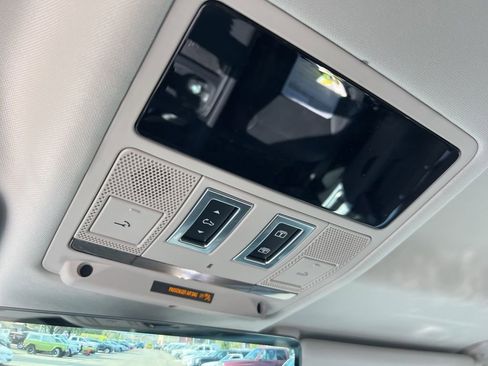 Used 2023 Land Rover Defender 130 SE AWD/4WD image 18