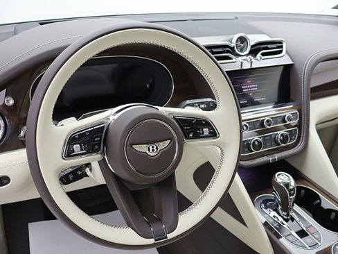 Used 2024 Bentley Bentayga Hybrid V6/LEASE OPTIONS AVAILA image 46