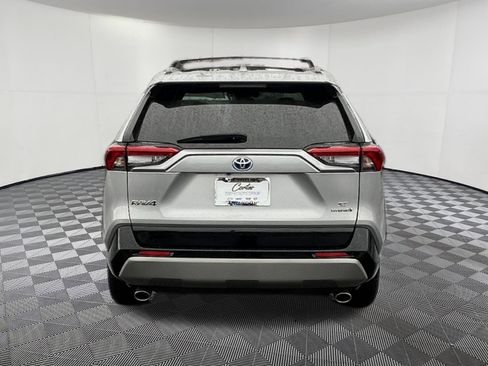 Used 2024 Toyota RAV4 SE image 5