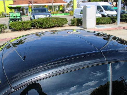 Used 2015 BMW M4 Convertible image 5