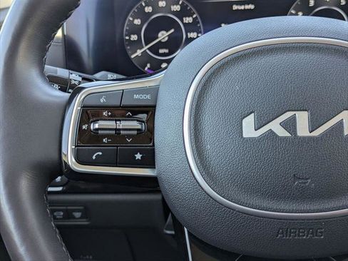 Used 2024 Kia Carnival SX Prestige image 14