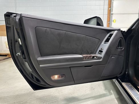 Used 2009 Cadillac XLR V RWD image 25