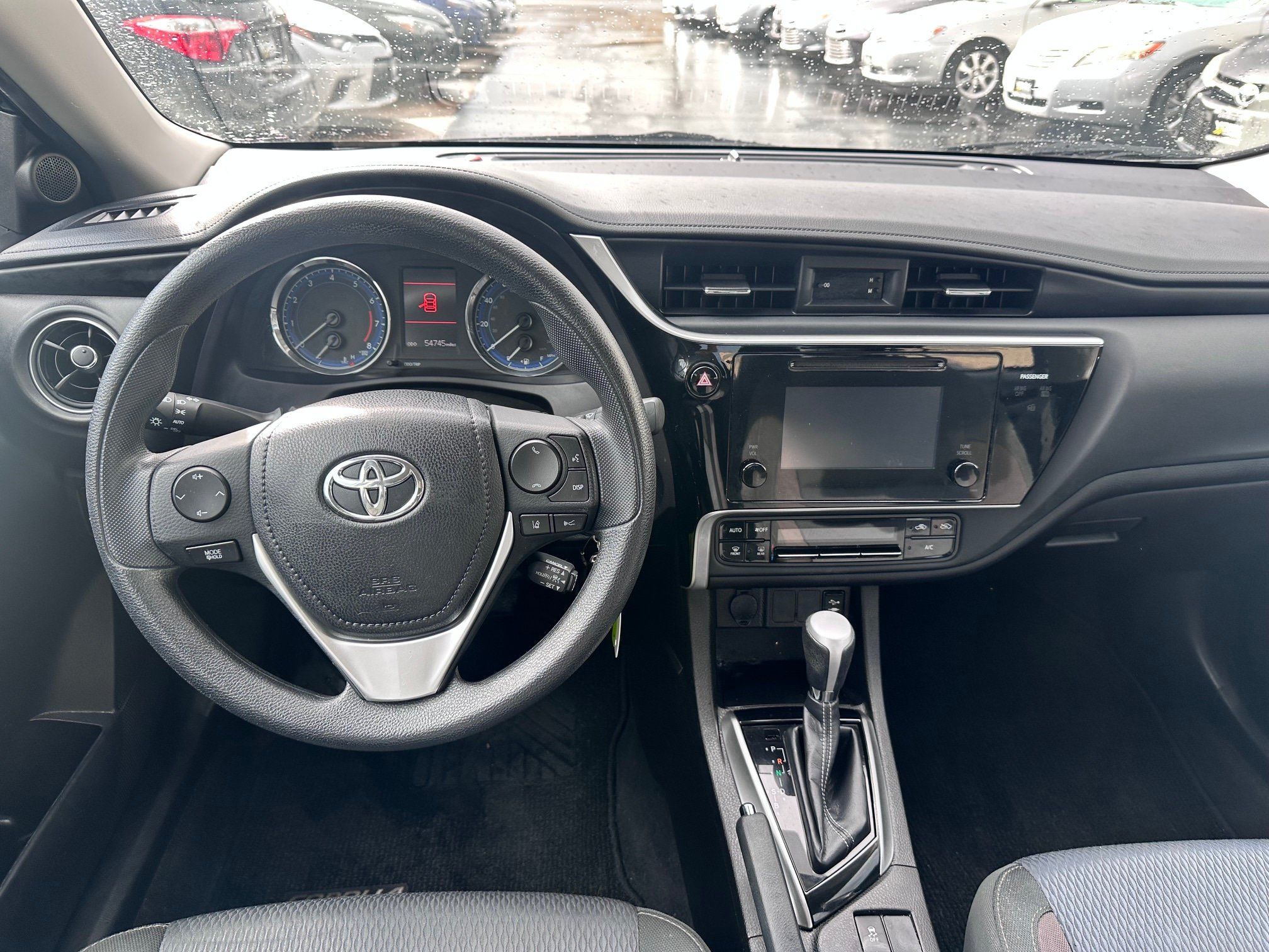 Used 2017 Toyota Corolla LE FWD image 7