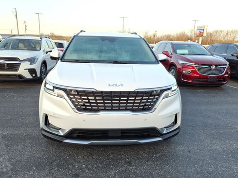 Used 2022 Kia Carnival SX image 2