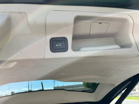 Used 2017 GMC Acadia Denali w/ Technology Package AWD/4WD image 21
