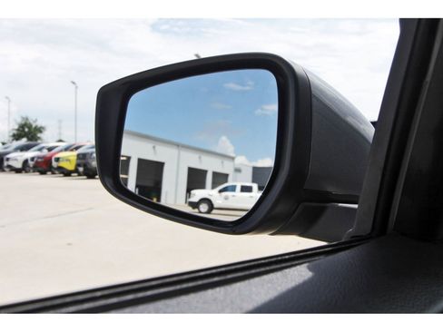 Used 2023 Nissan Kicks SV FWD image 10
