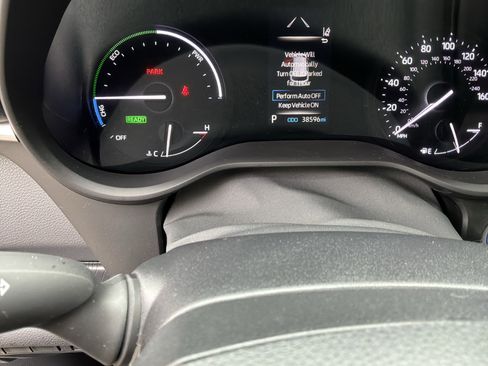 Used 2023 Toyota Sienna XSE FWD image 22