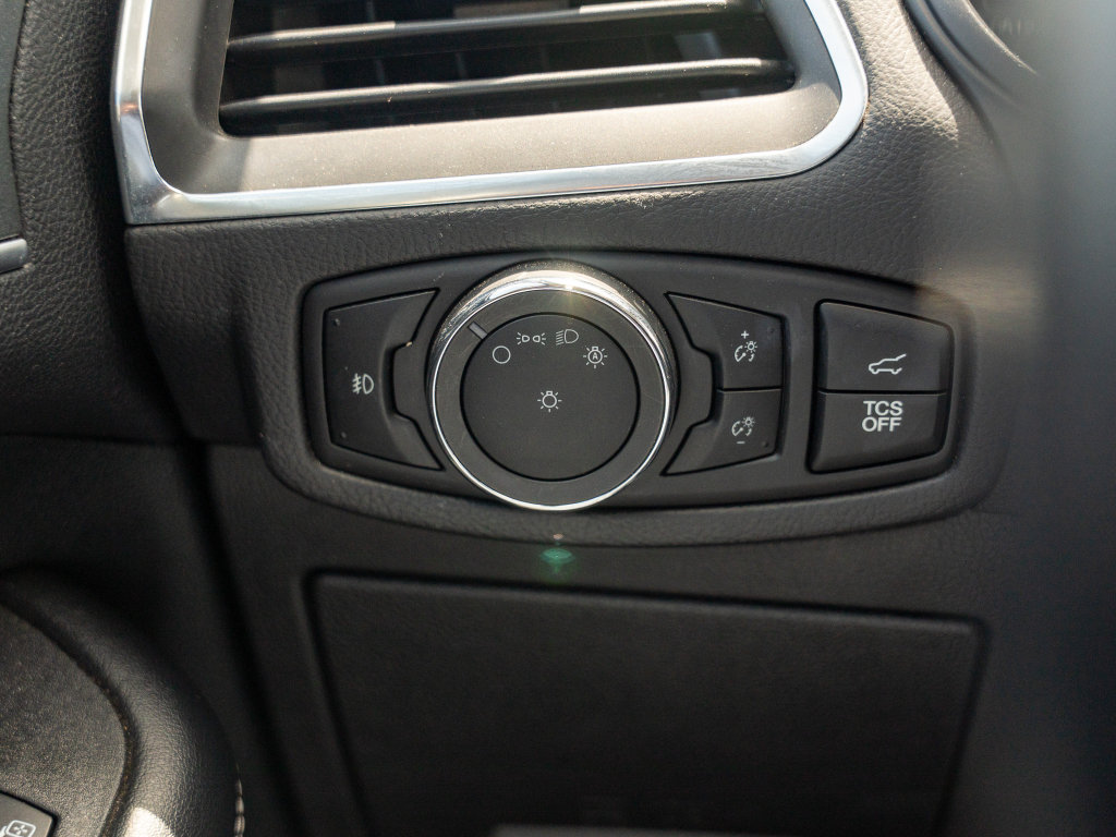 Used 2024 Ford Edge Titanium AWD/4WD image 27
