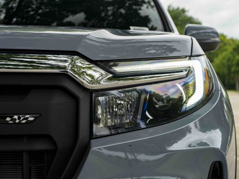 Used 2025 Honda Passport EX-L image 11