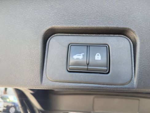 Used 2026 Nissan Rogue SL FWD image 24