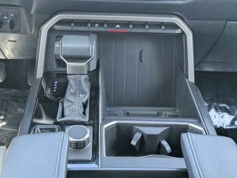 Used 2025 Toyota Tundra SR5 AWD/4WD image 17