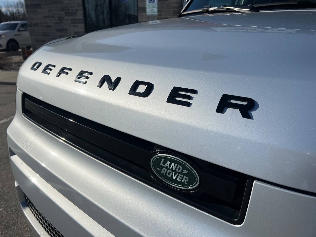 Used 2023 Land Rover Defender 110 SE AWD/4WD image 27