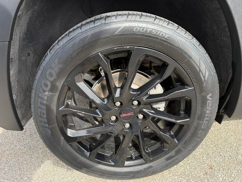 Used 2023 GMC Terrain SLT w/ Tech Package image 11