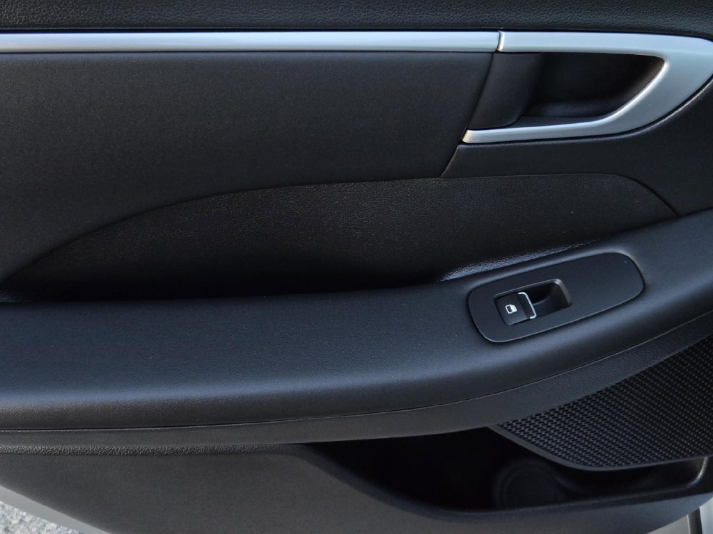Used 2026 Hyundai Sonata Blue FWD image 9