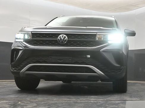 Used 2023 Volkswagen Taos SE AWD/4WD image 15