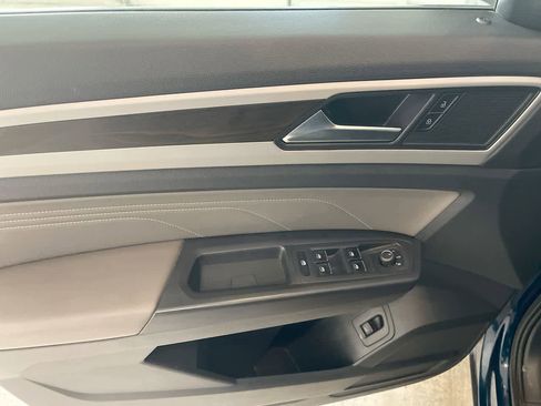 Used 2021 Volkswagen Atlas SE image 13