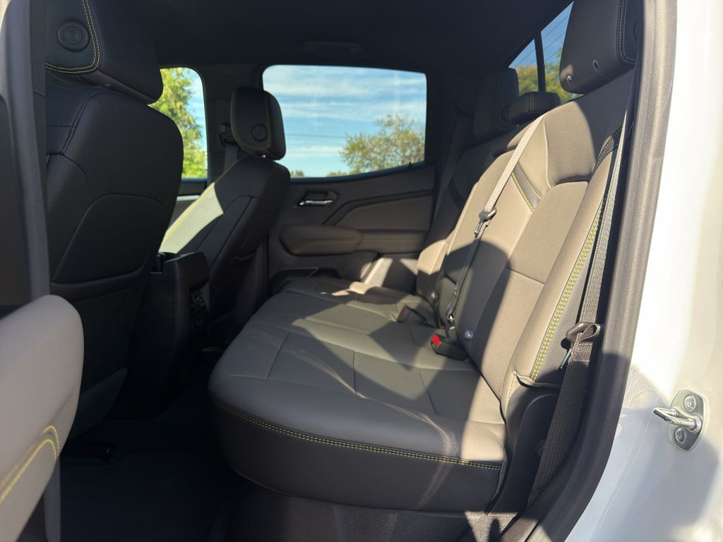 Used 2024 Chevrolet Colorado ZR2 w/ ZR2 Convenience Package III AWD/4WD image 16