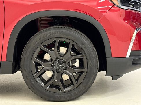 New 2025 Honda Pilot Touring image 6