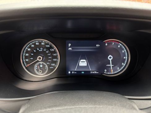 Used 2023 Genesis G70 2.0T image 15