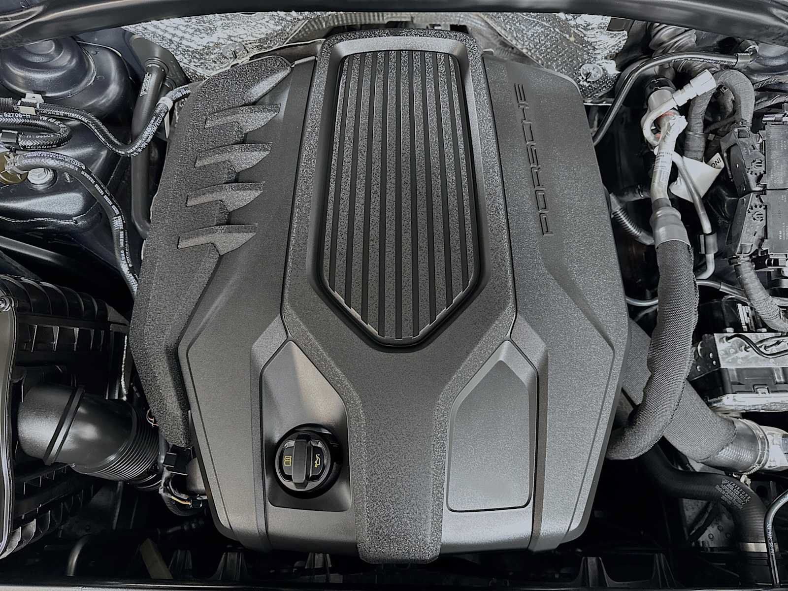Certified 2026 Porsche Macan AWD/4WD image 31