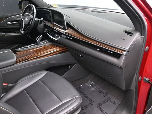Used 2023 Cadillac Escalade Luxury image 12