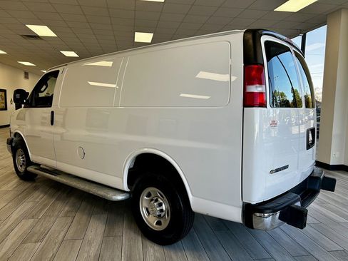 Used 2024 Chevrolet Express 2500 w/ Driver Convenience Package image 7