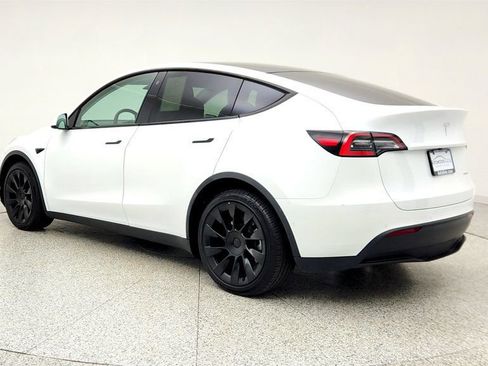 Used 2021 Tesla Model Y Long Range image 7
