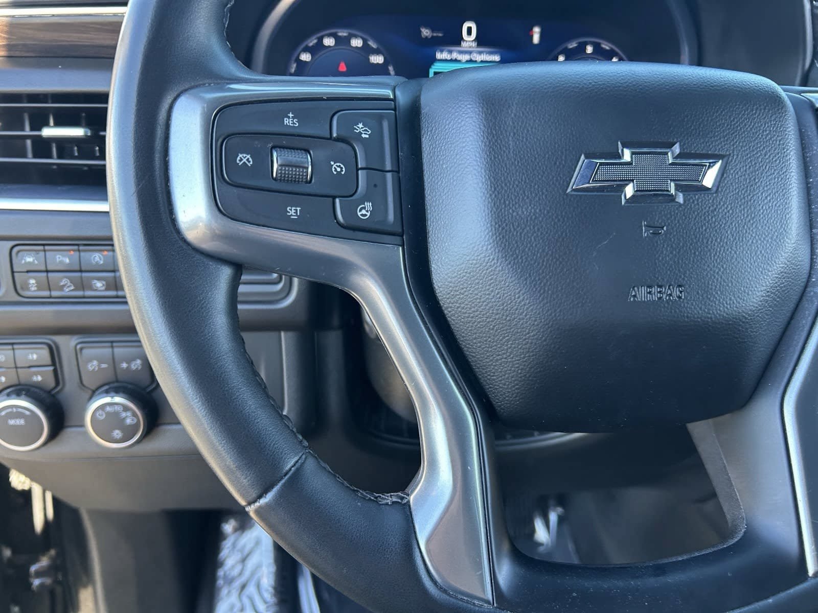 Used 2023 Chevrolet Tahoe Z71 w/ Luxury Package AWD/4WD image 27