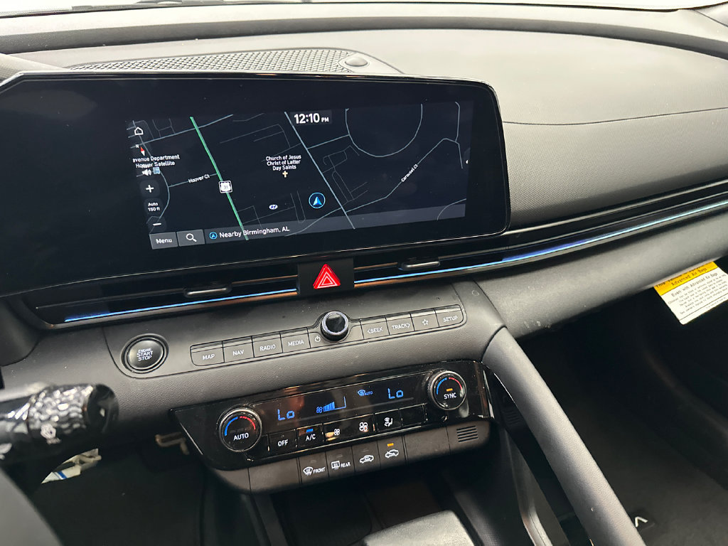 Used 2025 Hyundai Elantra SEL FWD image 23