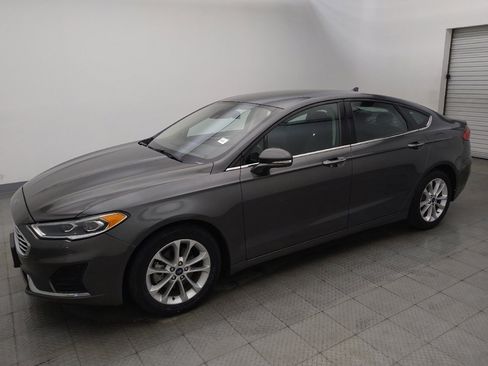 Used 2020 Ford Fusion SEL FWD image 2