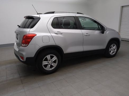 Used 2021 Chevrolet Trax LT w/ LT Convenience Package FWD image 10