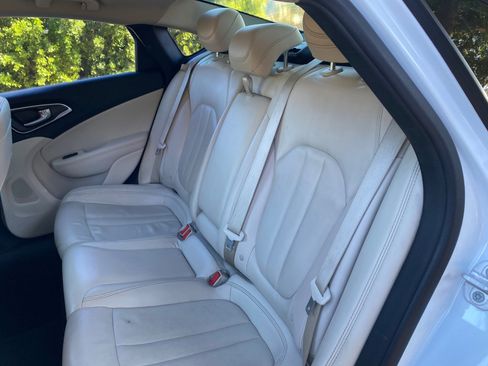 Used 2017 Chrysler 200 Limited Platinum image 39