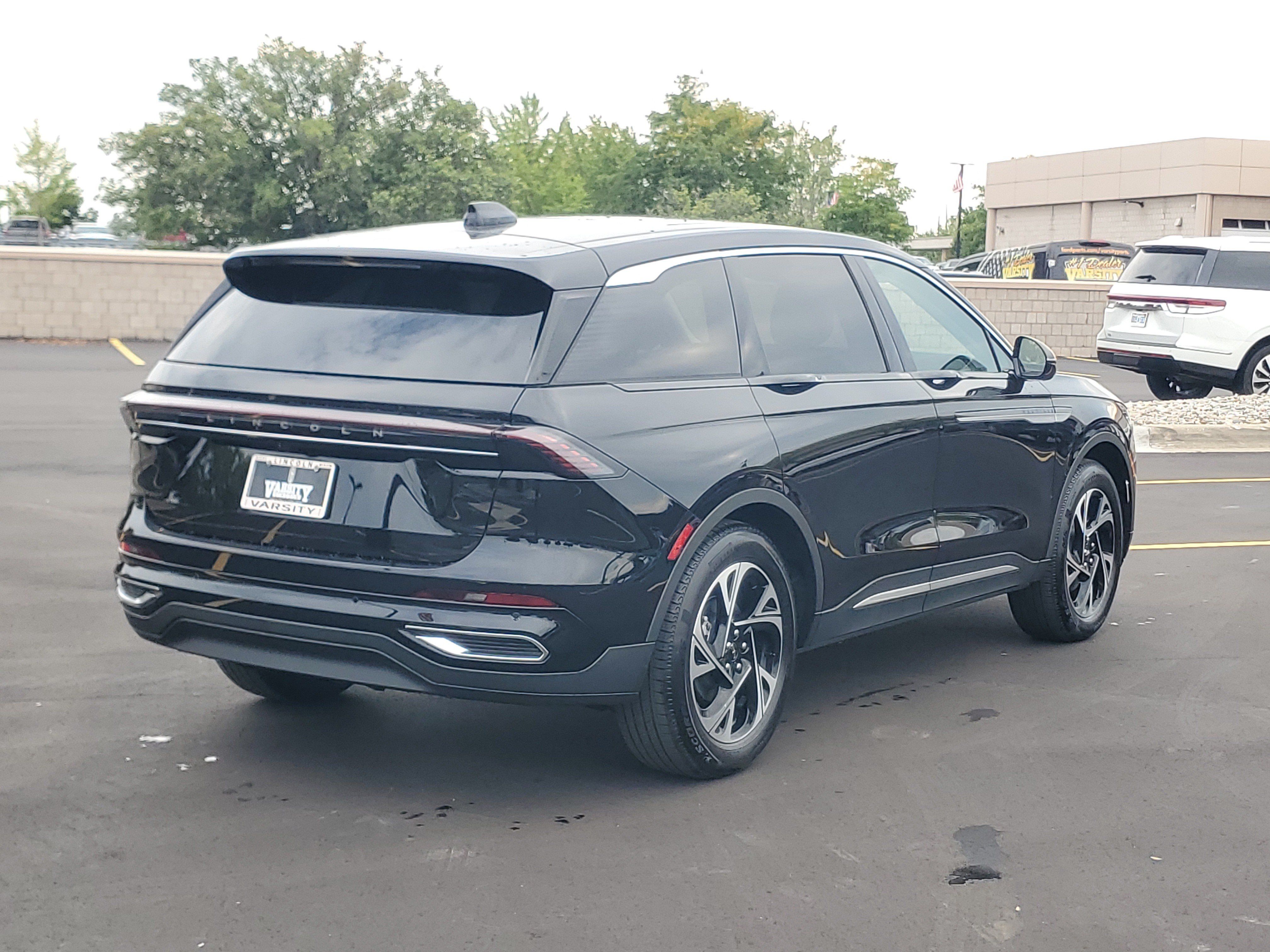 New 2026 Lincoln Nautilus Premier w/ Equipment Group 102A AWD/4WD image 4