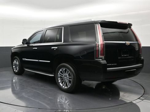 Used 2019 Cadillac Escalade 2WD image 3