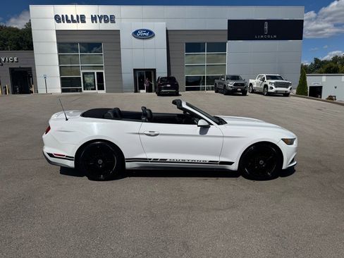 Used 2016 Ford Mustang Premium image 10