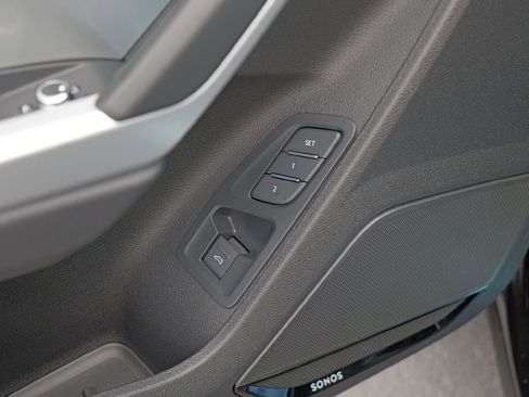 New 2025 Audi Q3 2.0T Premium image 27