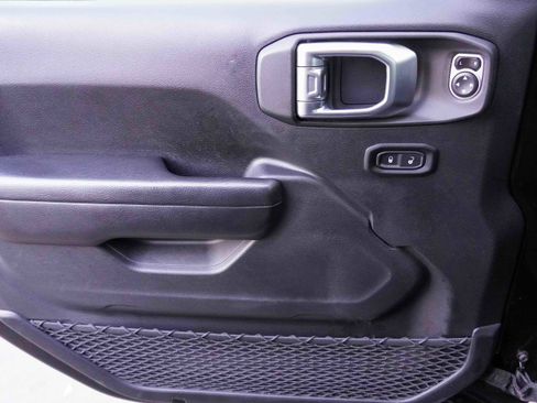 Used 2019 Jeep Wrangler Unlimited Sport S image 28