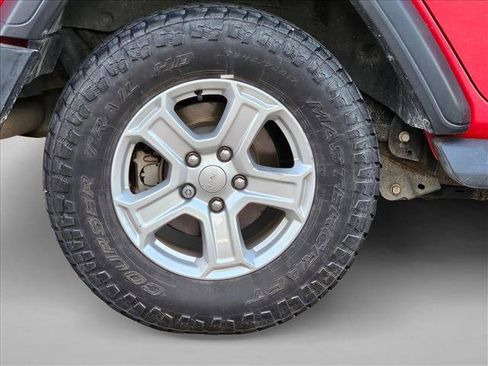 Used 2018 Jeep Wrangler Unlimited Sport S AWD/4WD image 19