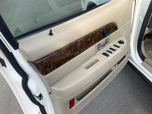 Used 2011 Mercury Grand Marquis LS RWD image 4