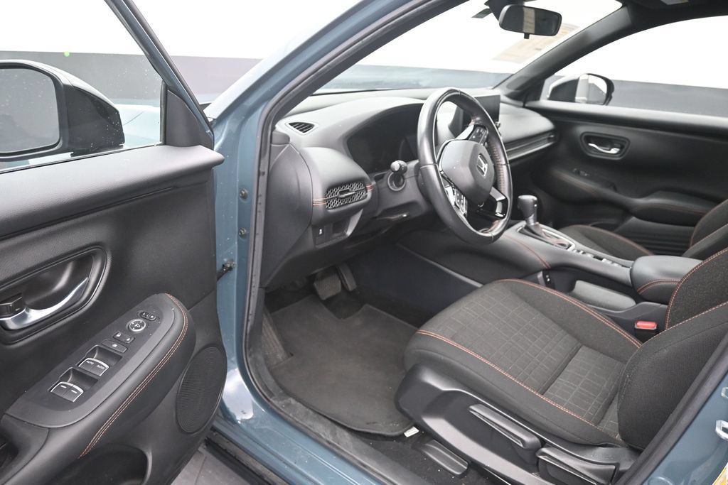 Used 2025 Honda HR-V Sport image 9